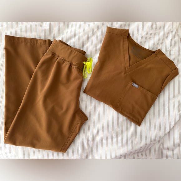 Figs Other - FIGS Women's Scrub Set